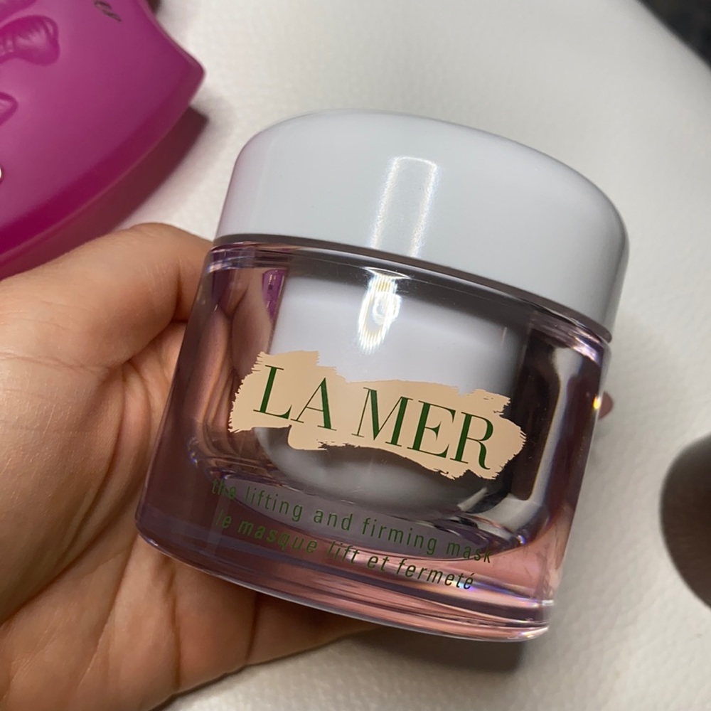 La mer Used 15% of the mask. 1.7 oz. Imported.